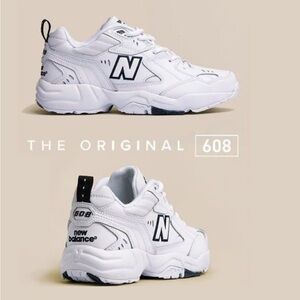 New Balance Women's Sneakers in White and Navy